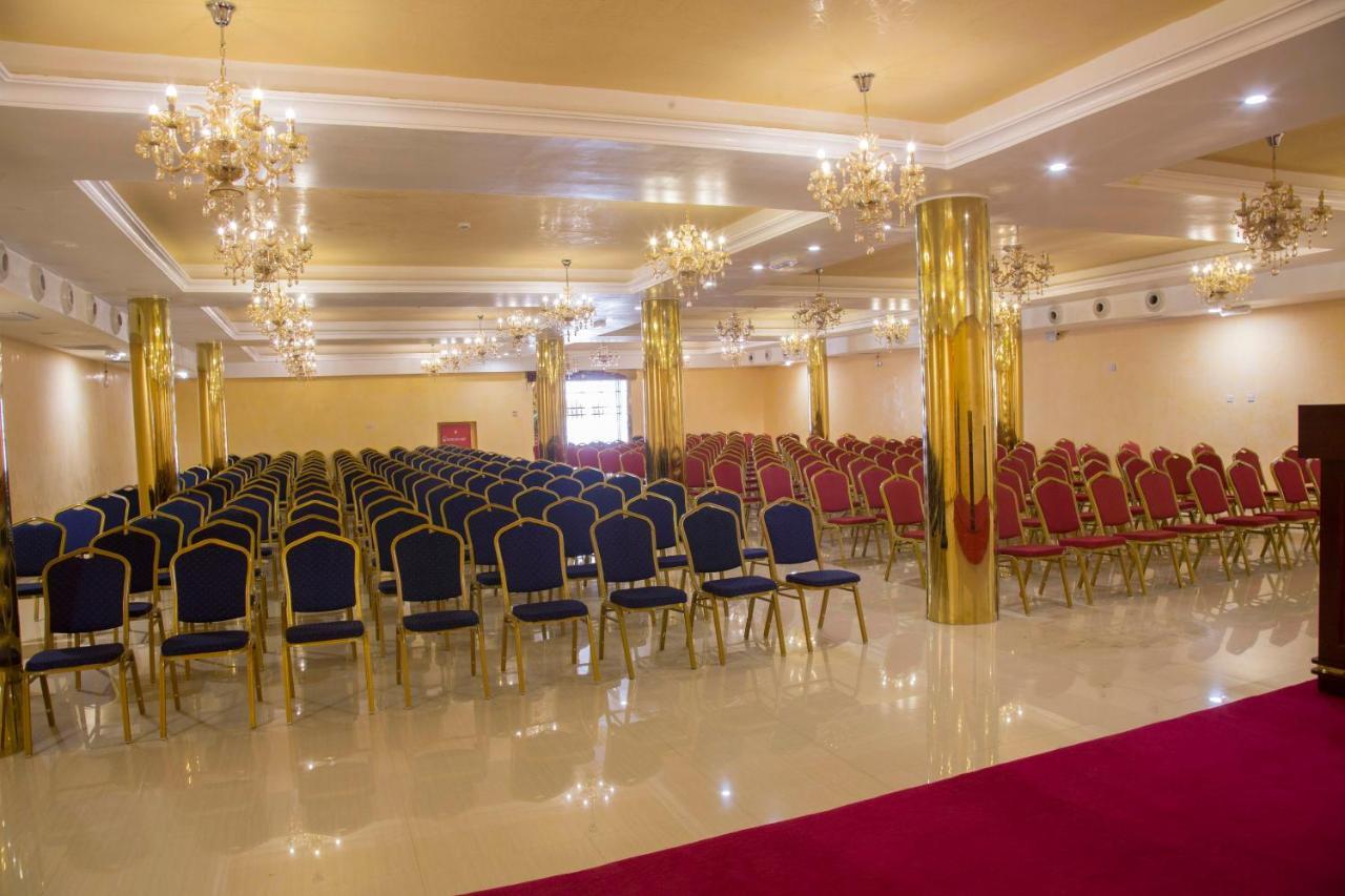 Bon Hotel Elvis Mobushipe Екстериор снимка