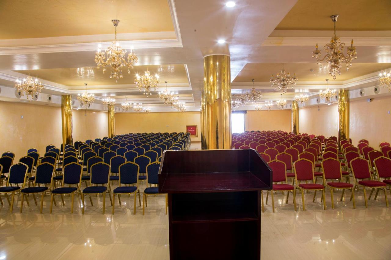 Bon Hotel Elvis Mobushipe Екстериор снимка