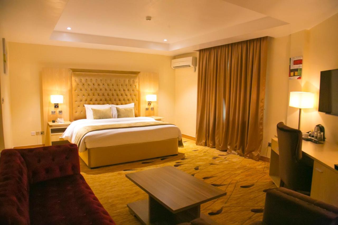 Bon Hotel Elvis Mobushipe Екстериор снимка