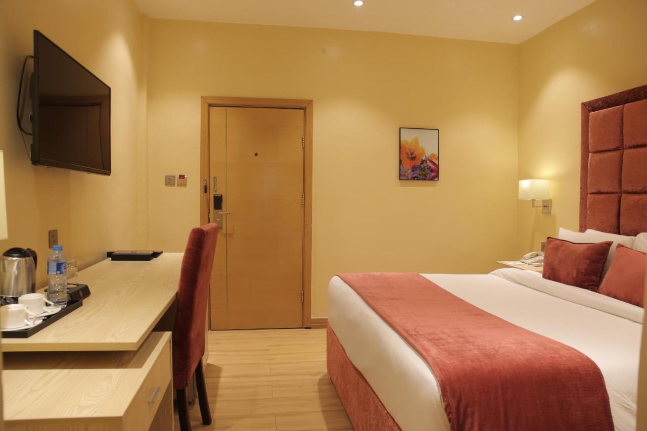 Bon Hotel Elvis Mobushipe Екстериор снимка