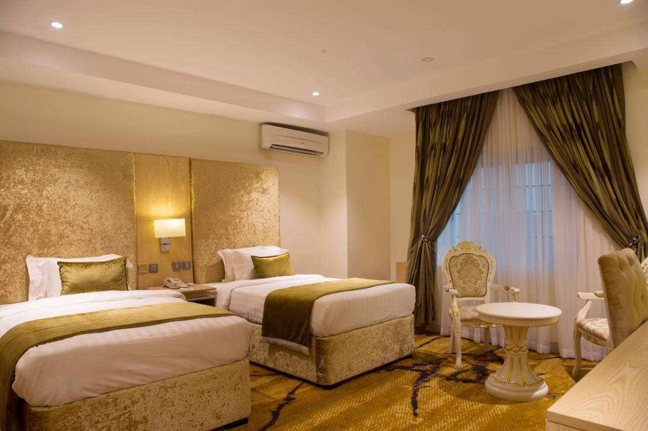 Bon Hotel Elvis Mobushipe Екстериор снимка