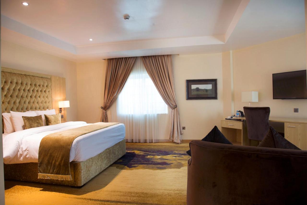 Bon Hotel Elvis Mobushipe Екстериор снимка