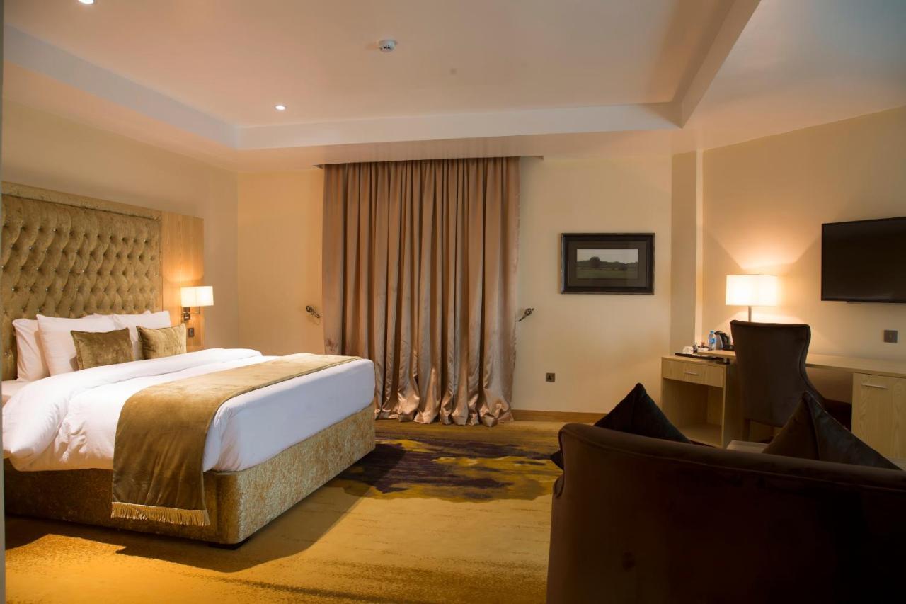 Bon Hotel Elvis Mobushipe Екстериор снимка